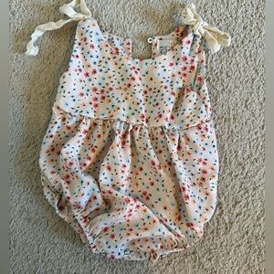 Bailey’s Blossoms Baby Girl Romper 3-6‎ months